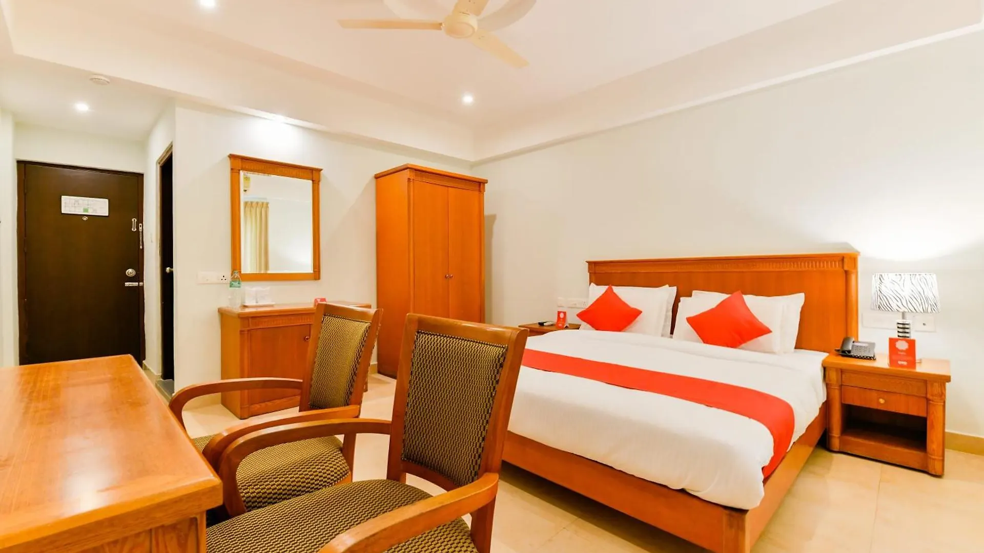 Hotel Super Townhouse Vembanad Tourist Home Vaikom