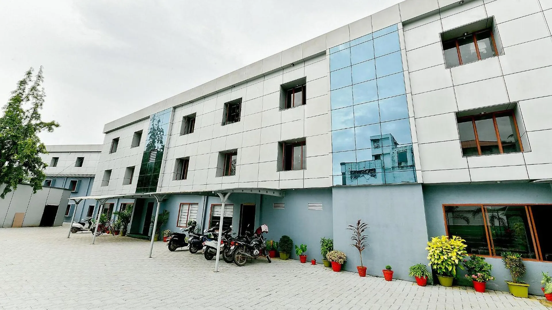 Super Townhouse Vembanad Tourist Home Vaikom