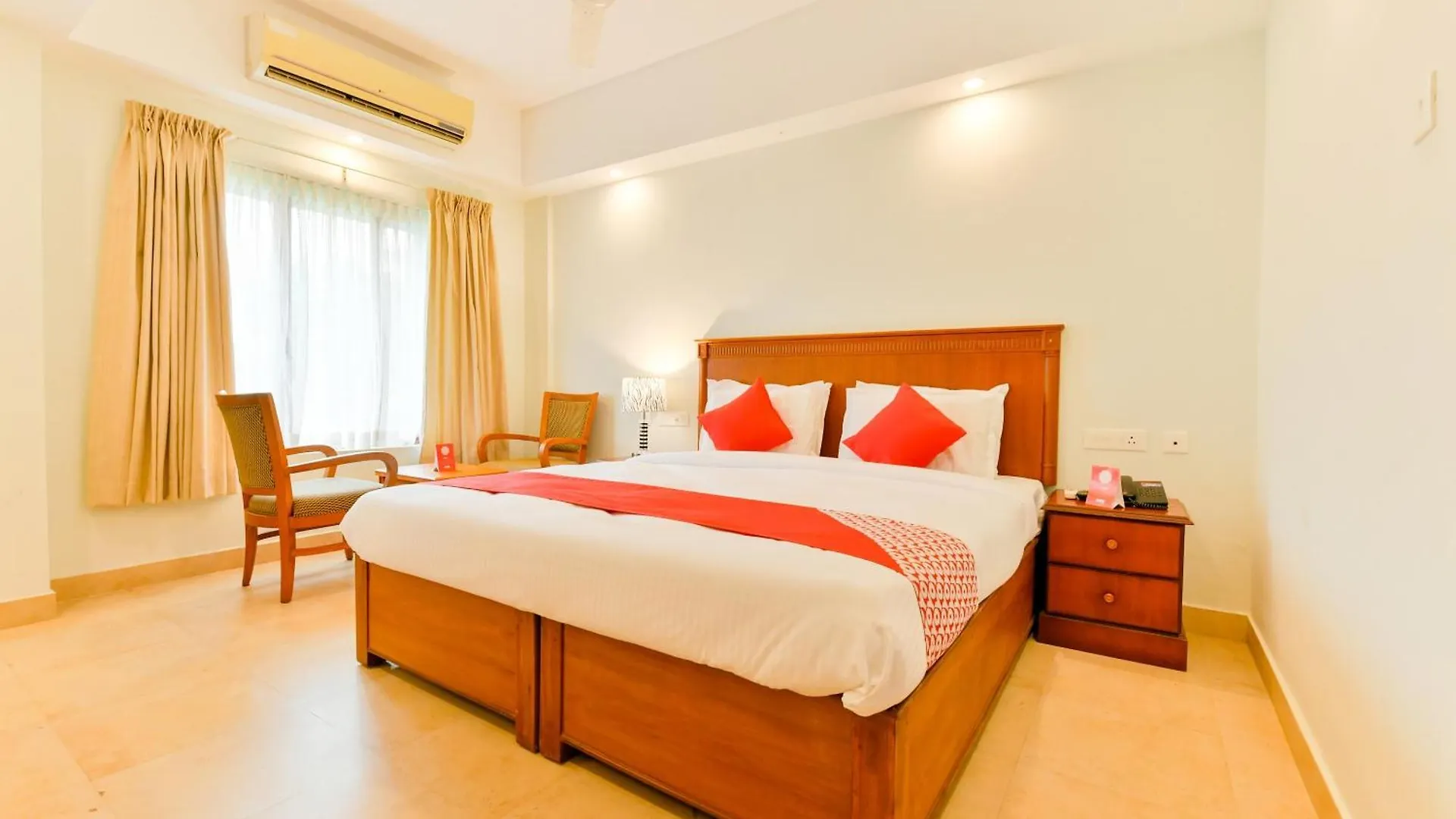 Super Townhouse Vembanad Tourist Home Vaikom India
