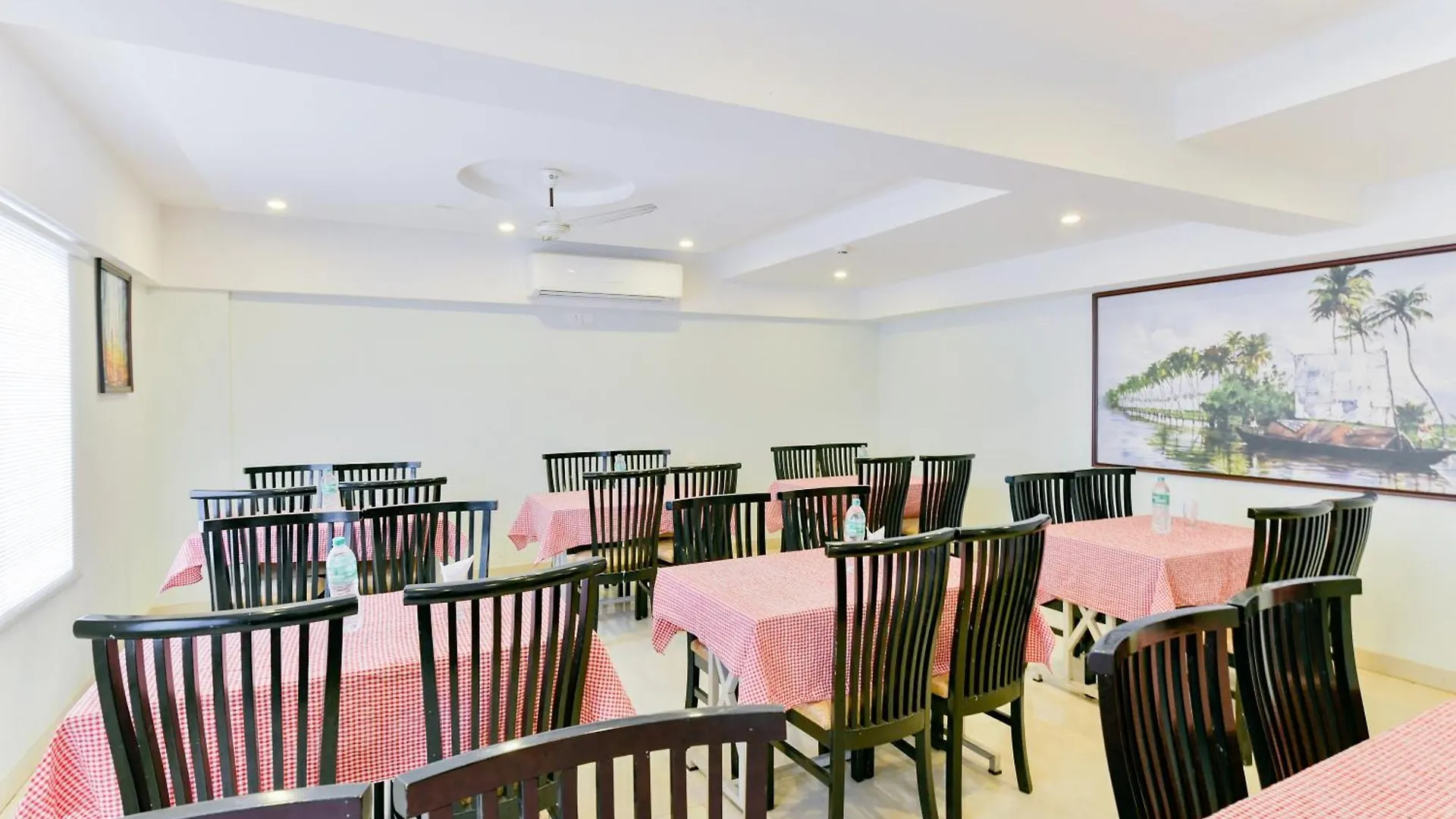 Super Townhouse Vembanad Tourist Home Vaikom 3*,  India