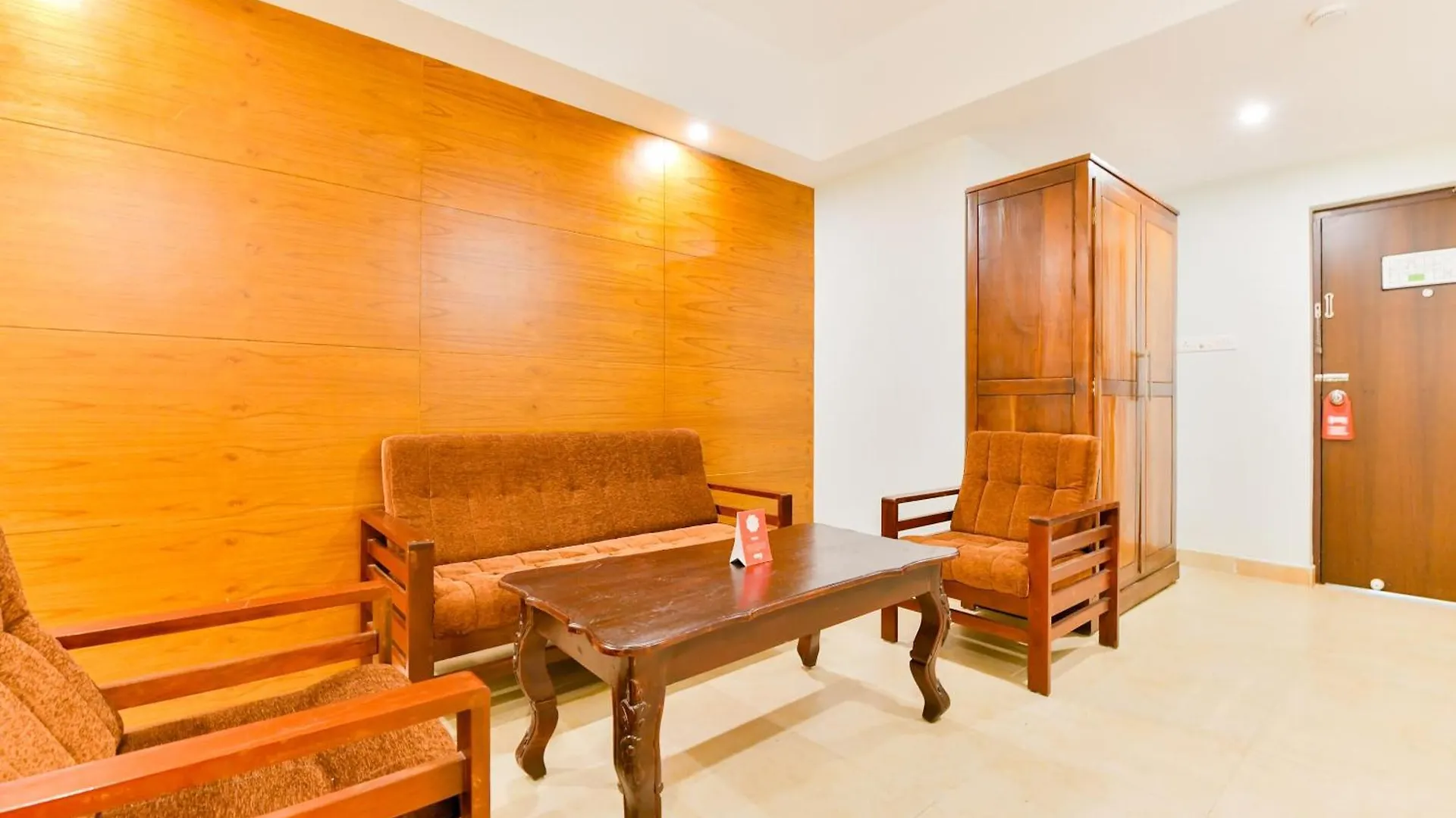 Super Townhouse Vembanad Tourist Home Vaikom